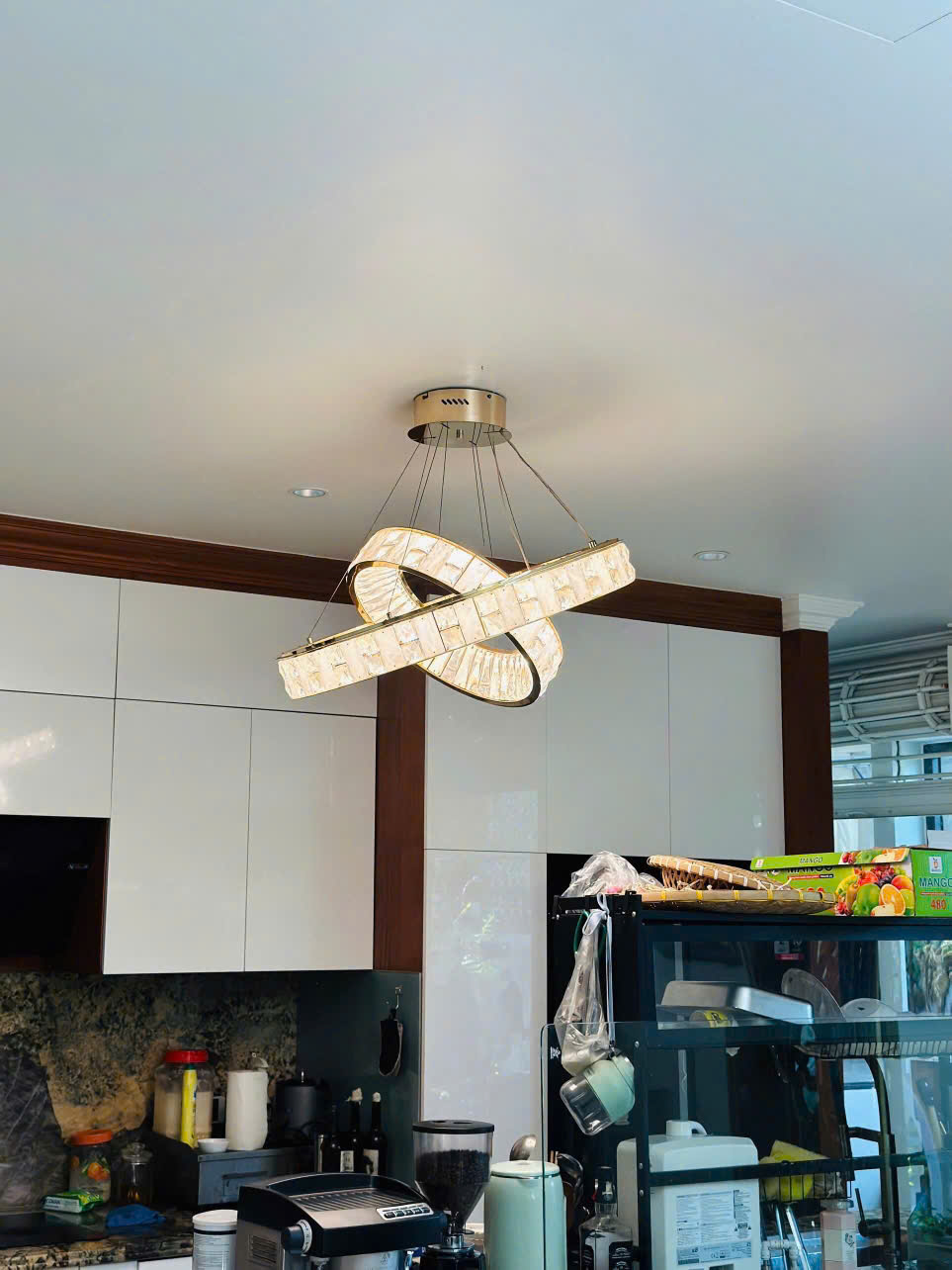 den tha pha le cao cáp 6 - Pha lê là gì? Cách nhận biết và phân biệt các loại pha lê den tha pha le cao cáp 6 - Pha lê là gì? Cách nhận biết và phân biệt các loại pha lê